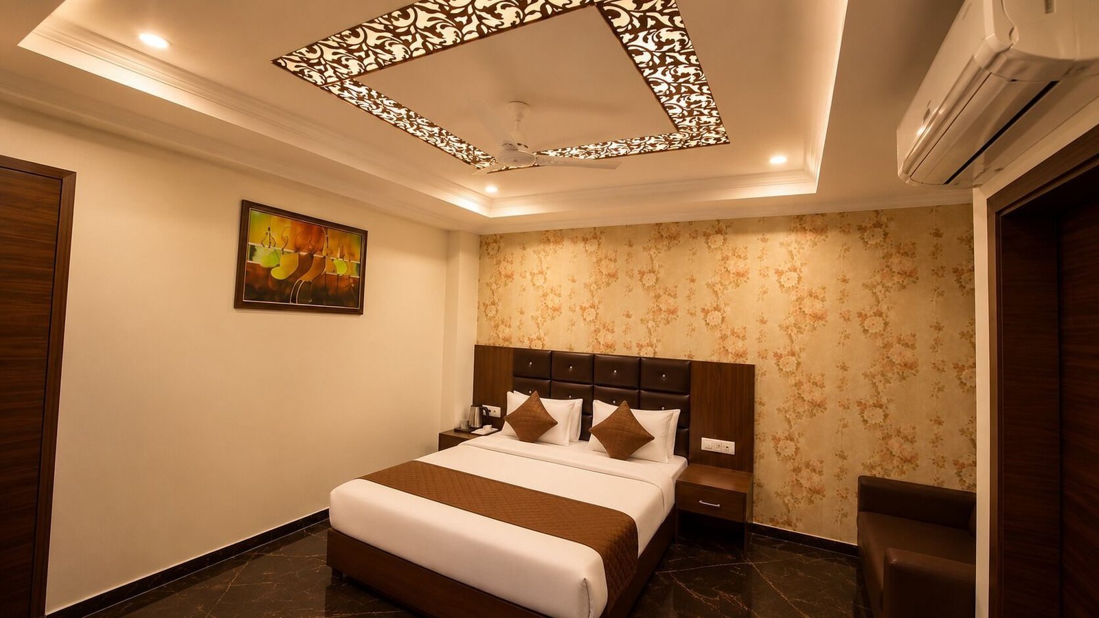 Hotel HYFA — room interior